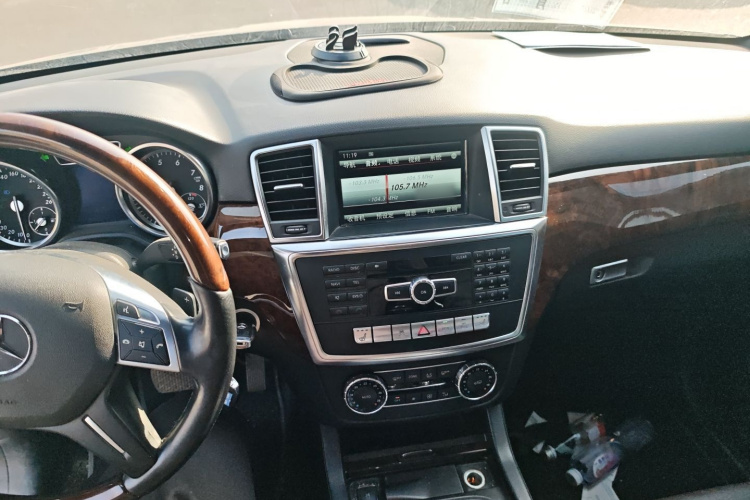 奔驰M级 2014款 ML 400 4MATIC豪华型中控内饰7002
