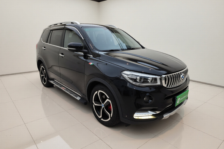 SWM斯威汽车 SWM斯威X7 2017款 1.5T 自动智享型 7座车身外观3