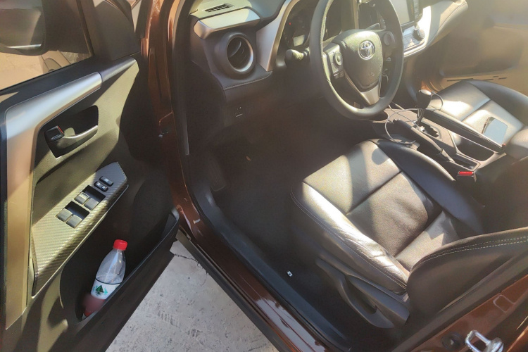 丰田 RAV4荣放 2015款 2.0L CVT两驱风尚版中控内饰20