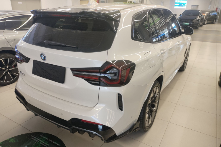 宝马iX3 2024款 创领型车身外观7