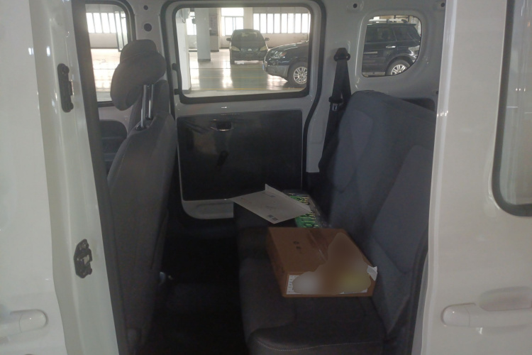 五菱汽车 五菱之光新能源 2025款 201km 舒适型中控内饰21