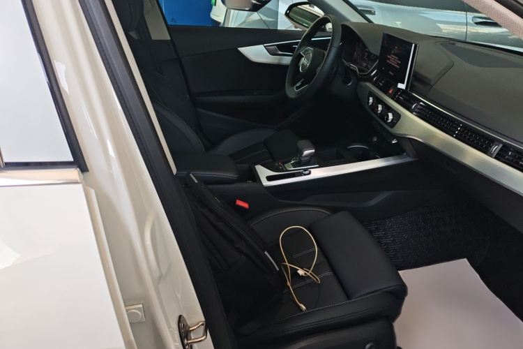 奥迪A4L 2024款 40 TFSI 时尚动感型局部细节41