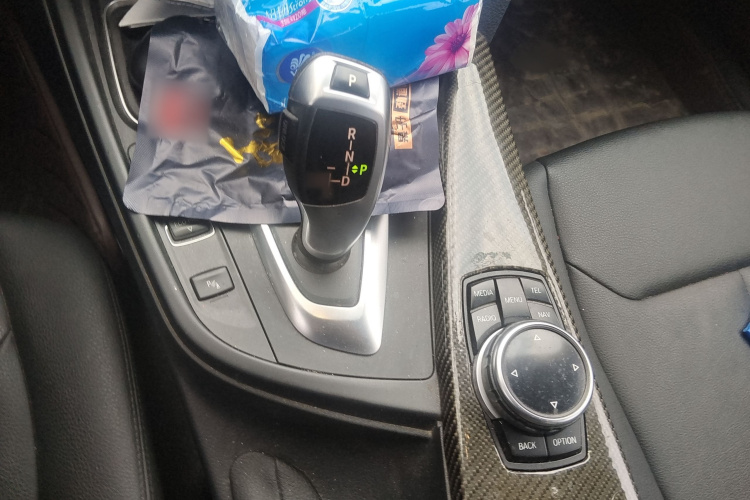 宝马3系 2015款 320Li 超悦版时尚型局部细节18