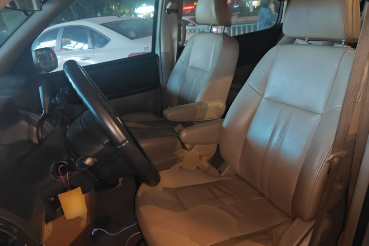 别克GL8 2013款 2.4L 行政版中控内饰19