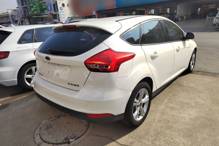 福特 福克斯 2015款 两厢 1.6L 自动舒适型车身外观6005