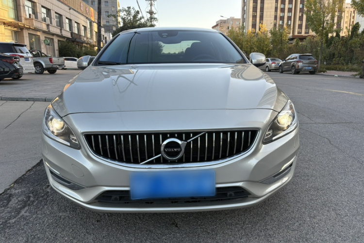 沃尔沃S60 2019款 S60L 改款 T5 智进进阶版车身外观6001