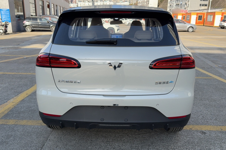 五菱汽车 五菱缤果PLUS 2024款 330km 五座版车身外观6004