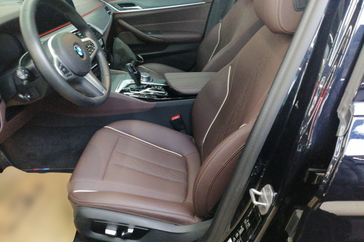 宝马5系 2021款 530Li xDrive M运动套装中控内饰19