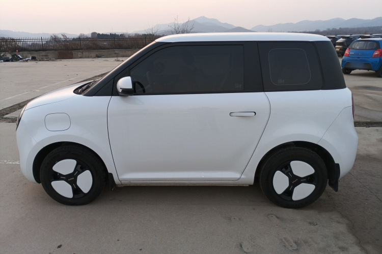 长安启源 长安Lumin 2025款 301km 蜜沁款车身外观4