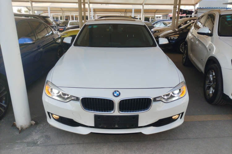 宝马3系 2015款 320i 时尚型车身外观2