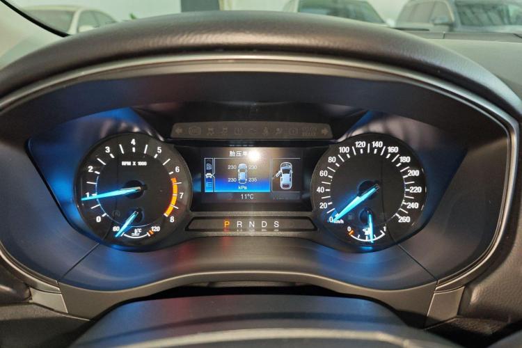 福特 蒙迪欧 2017款 EcoBoost 200 时尚型中控内饰14