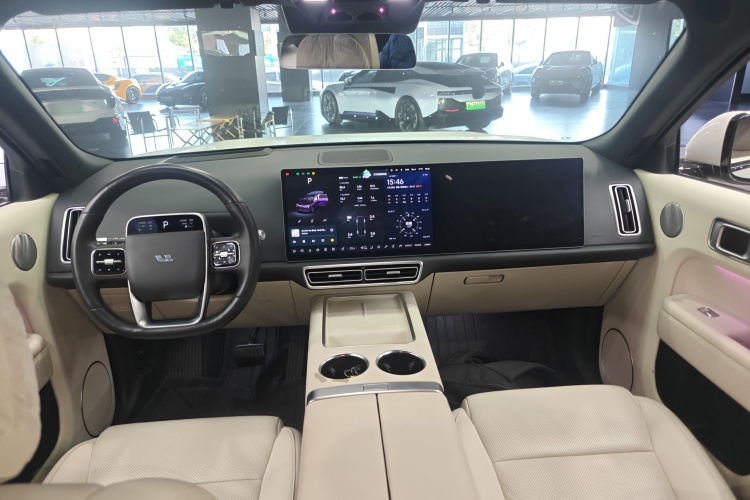 理想汽车 理想L9 2022款 Max中控内饰7002