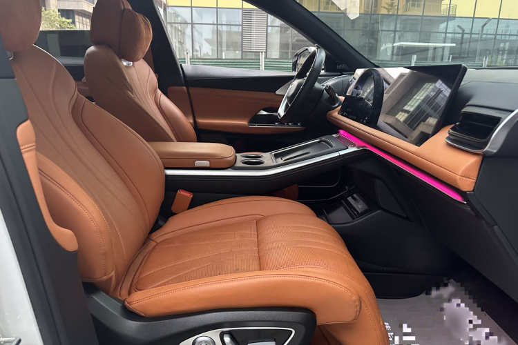 小鹏G9 2022款 702 Max局部细节9004