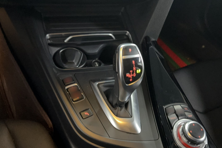 宝马3系 2017款 320Li M运动型局部细节9003