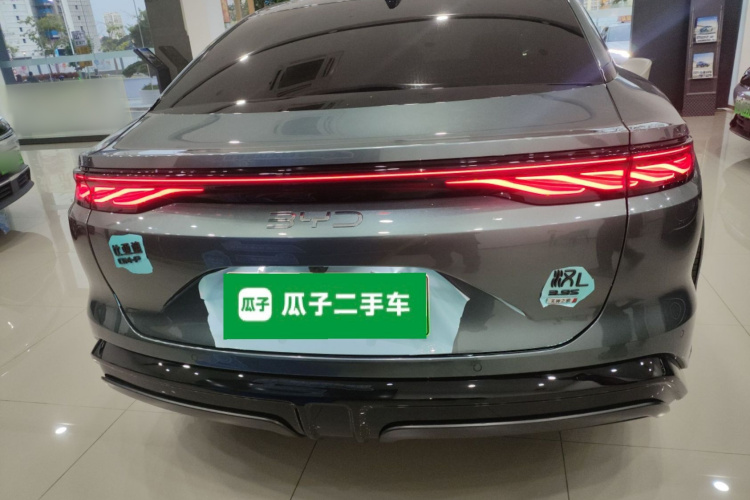 比亚迪 汉L 2025款 DM-p 四驱激光雷达旗舰型车身外观6004