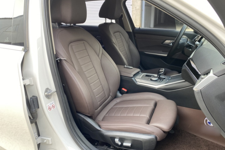 宝马3系 2020款 325Li 首发版局部细节41