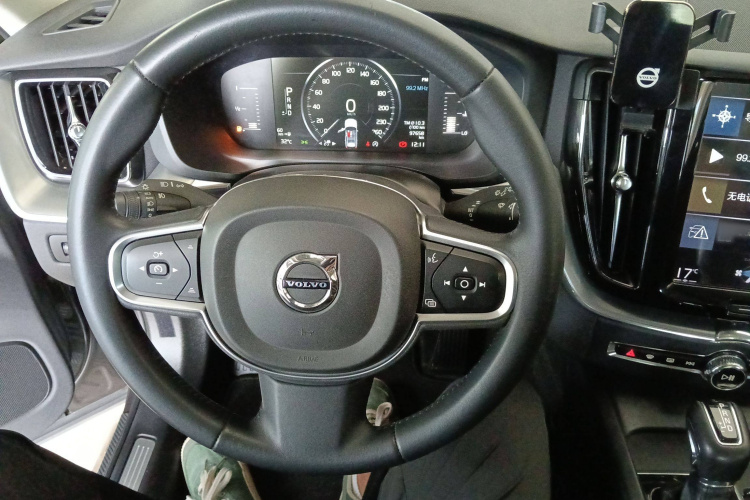 沃尔沃XC60 2018款 T5 四驱智逸版中控内饰13
