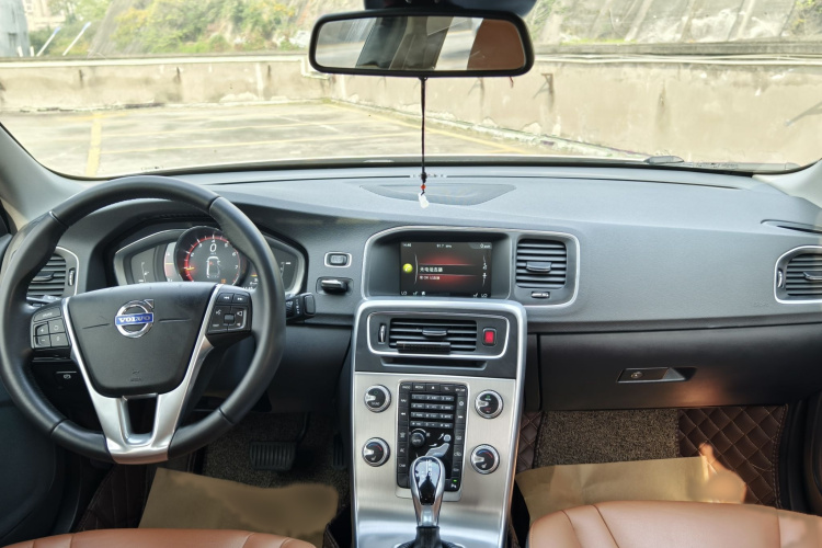 沃尔沃S60 2017款 S60L T4 智远版中控内饰7001