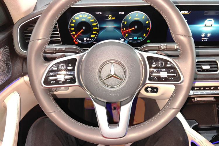 奔驰GLE 2020款 GLE 450 4MATIC 时尚型中控内饰13