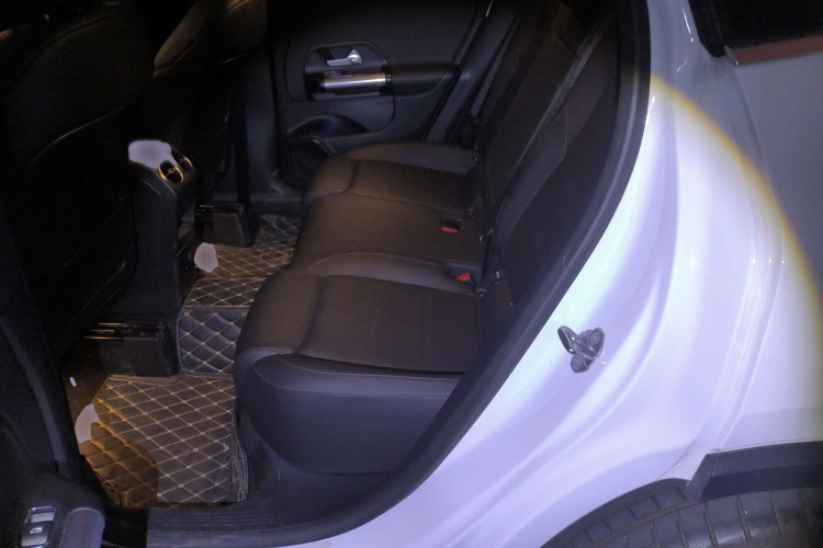 奔驰GLA 2020款 GLA 200中控内饰7004