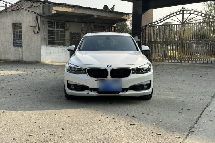 宝马3系GT 2017款 320i 时尚型车身外观6011