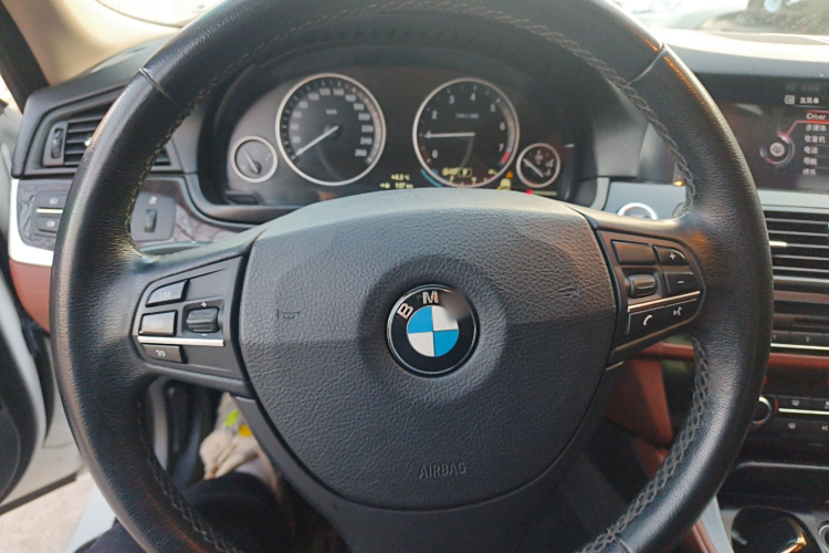 宝马5系 2014款 525Li 领先型局部细节13