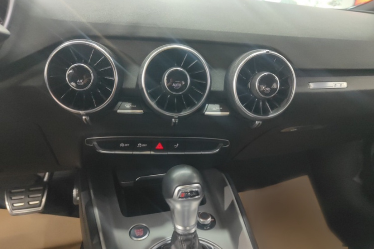 奥迪TT 2015款 TT Coupe 45 TFSI局部细节16