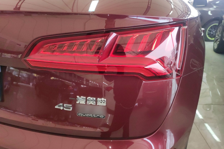 奥迪Q5L 2018款 45 TFSI 尊享时尚型 国VI车身外观9