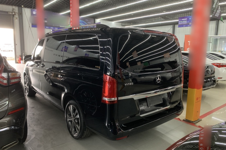 奔驰V级 2016款 V 260 领航版车身外观6003