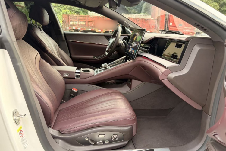 腾势Z9GT 2024款 1100四驱Ultra版中控内饰7003