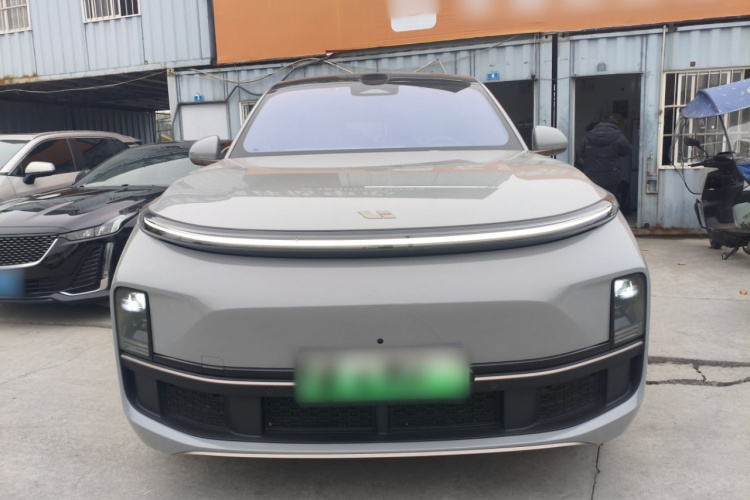 理想汽车 理想L9 2025款 Ultra 智能焕新版车身外观2