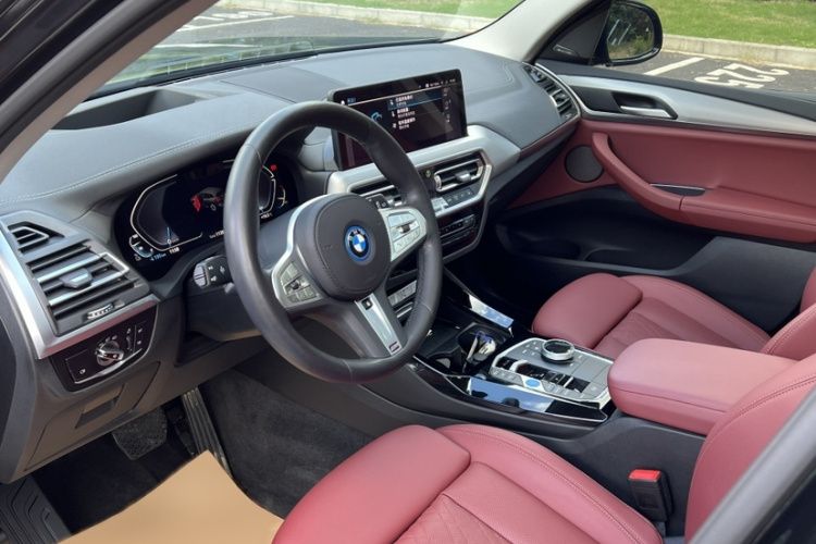 宝马iX3 2023款 创领型中控内饰7004