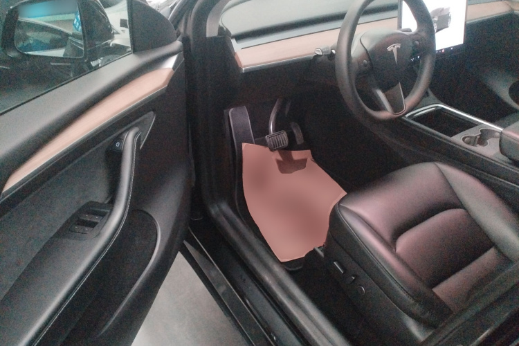 特斯拉 Model Y 2022款 改款 后轮驱动版中控内饰20