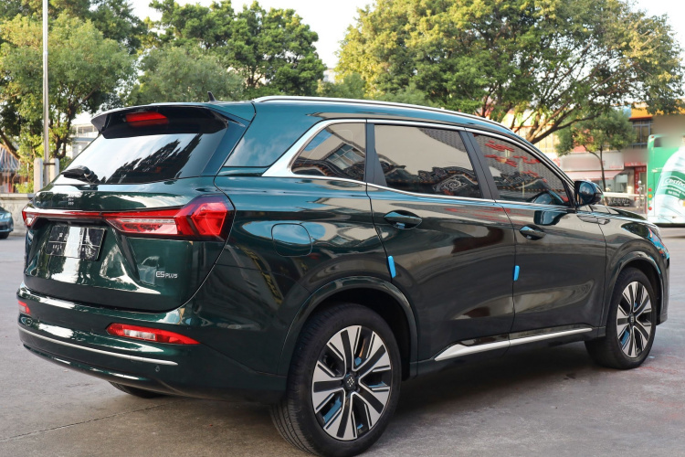 蓝电E5 PLUS 2025款 165km 长续航版PLUS 7座车身外观6004