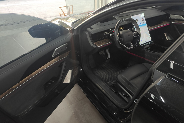 哪吒汽车 哪吒S 2024款 增程 1060 Lite版中控内饰7003