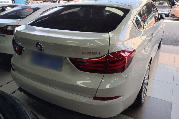 宝马5系GT 2015款 535i 领先型车身外观7