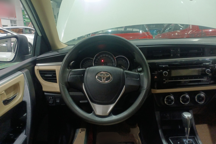 丰田 雷凌 2015款 1.6E CVT新锐版中控内饰13