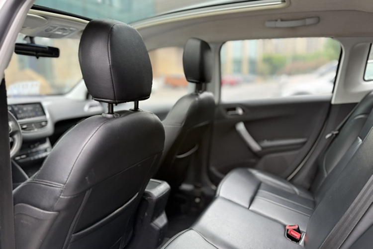 标致2008 2016款 230THP 自动时尚版车身外观6006