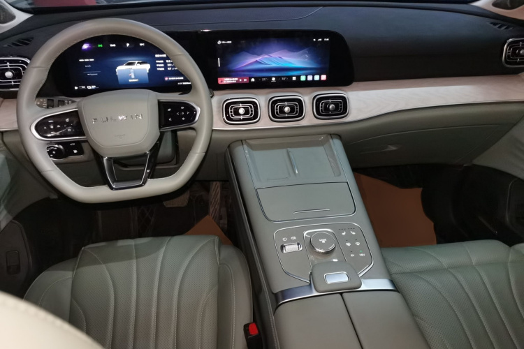 奇瑞 风云T10 2024款 210 奢享版中控内饰7002