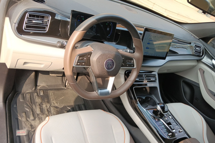 比亚迪 秦PLUS 2024款 荣耀版 DM-i 120KM领先型中控内饰12