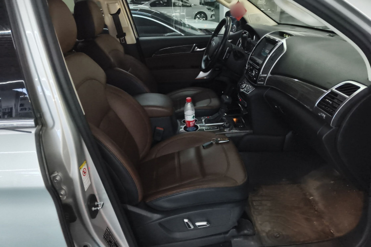 哈弗H9 2016款 2.0T 四驱豪华型 5座局部细节41