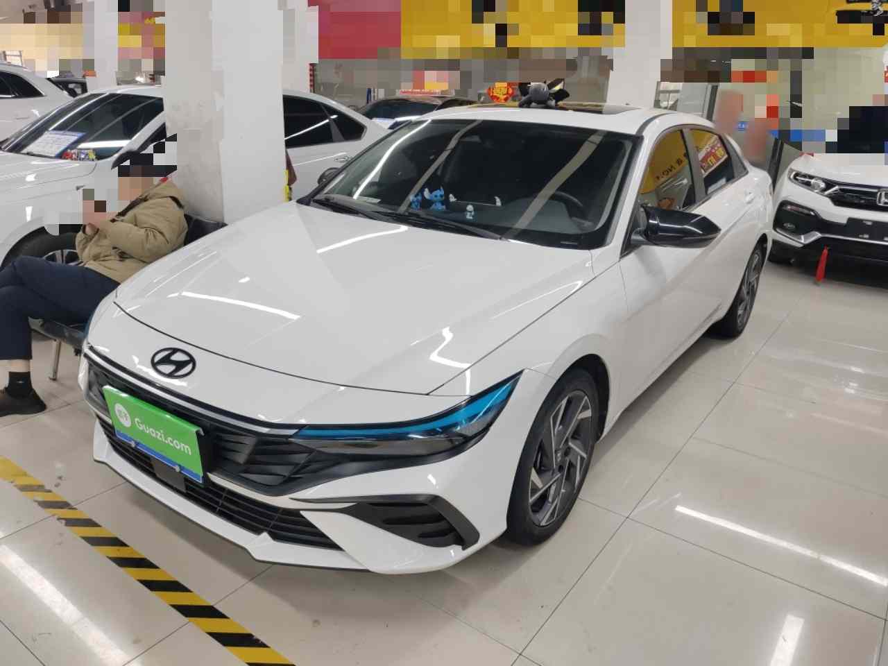现代 伊兰特 2023款 1.5L CVT LUX尊贵版(2)