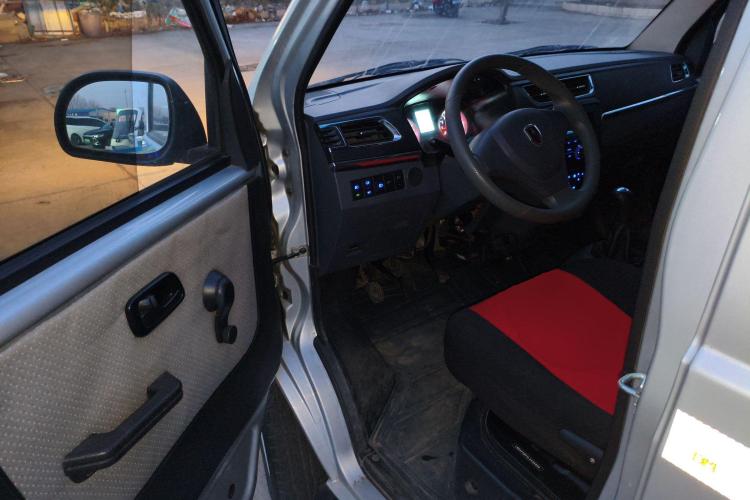 金杯 小海狮X30 2020款 1.5L 厢货超享型国VI SWC15M中控内饰20