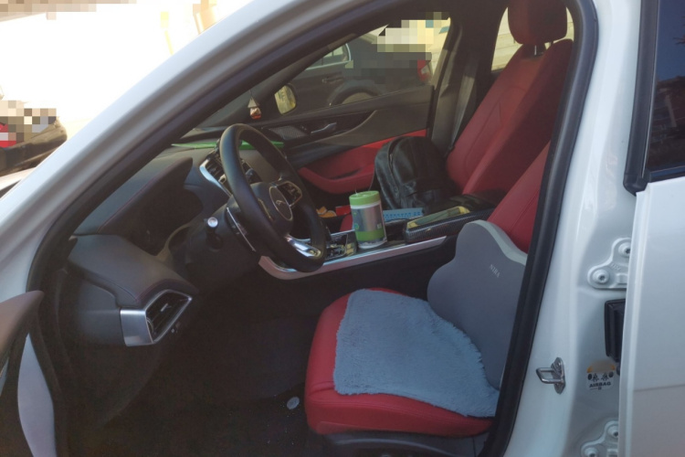 捷豹XEL 2024款 2.0T 250PS R-DYNAMIC S耀黑运动版中控内饰19