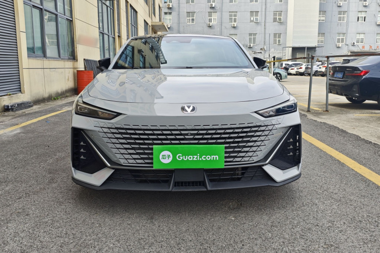 长安UNI-V 2022款 1.5T 智慧领航型车身外观6001