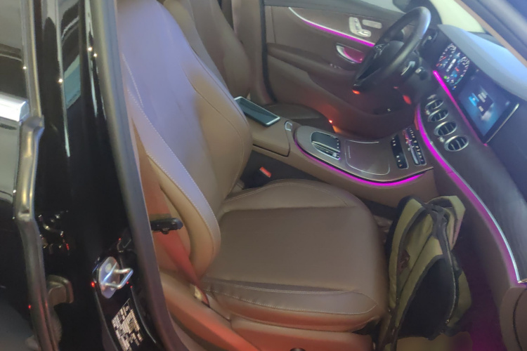 奔驰E级新能源 2022款 E 350 e L 插电式混合动力轿车局部细节41