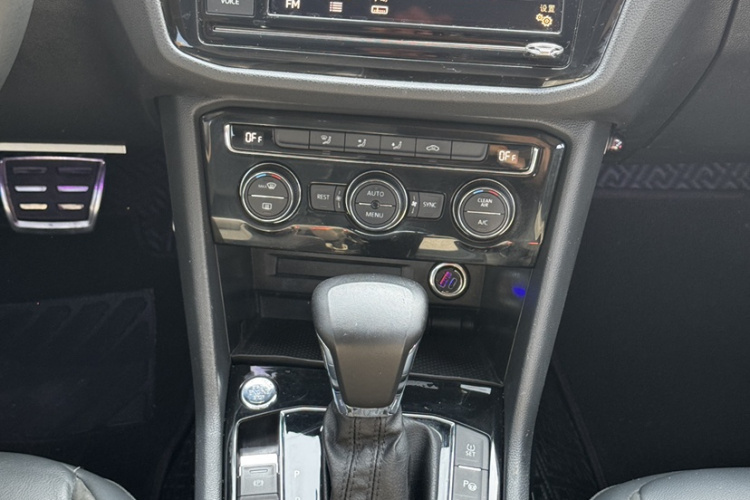 大众 途观L 2019款 330TSI 自动两驱全景舒适版 国VI中控内饰7008