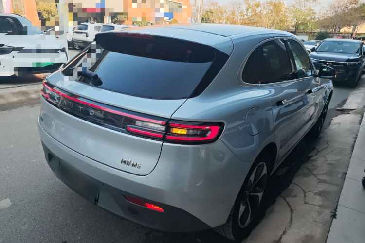 鸿蒙智行 问界M5 2022款 增程四驱性能版车身外观6005