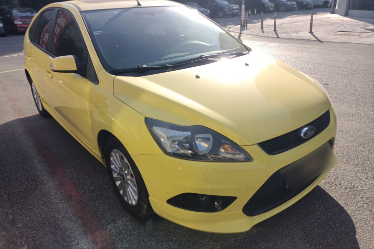 福特 福克斯 2013款 两厢经典 1.8L 手动时尚型车身外观6002