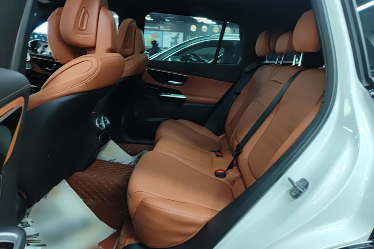 奔驰GLC 2023款 GLC 260 L 4MATIC 豪华型 5座中控内饰7004
